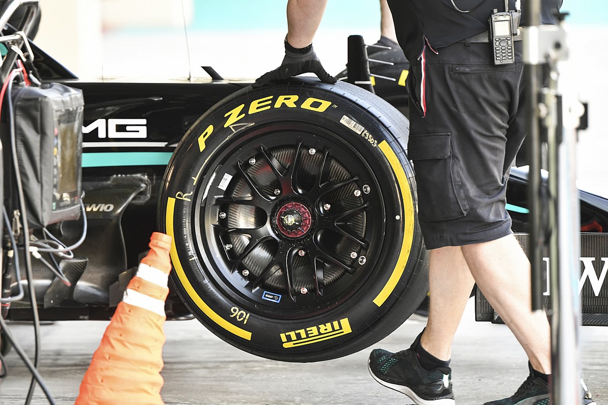 Pirelli, 2022'nin İlk Üç Yarışına Götüreceği Lastikleri Açıkladı